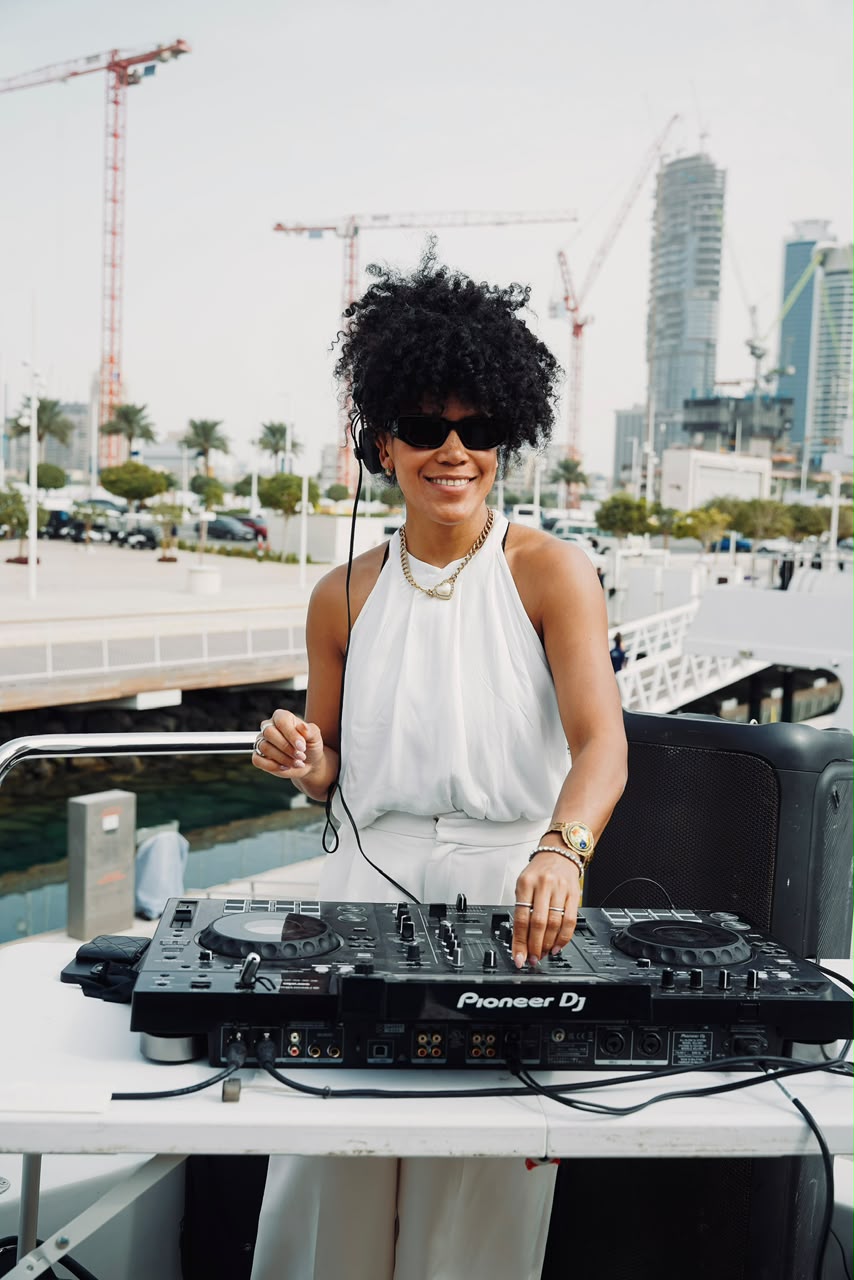 ORIANACONH DJ live